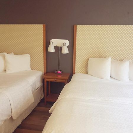 Travelodge By Wyndham Edmonton West Esterno foto
