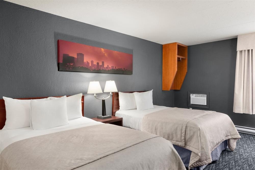 Travelodge By Wyndham Edmonton West Esterno foto