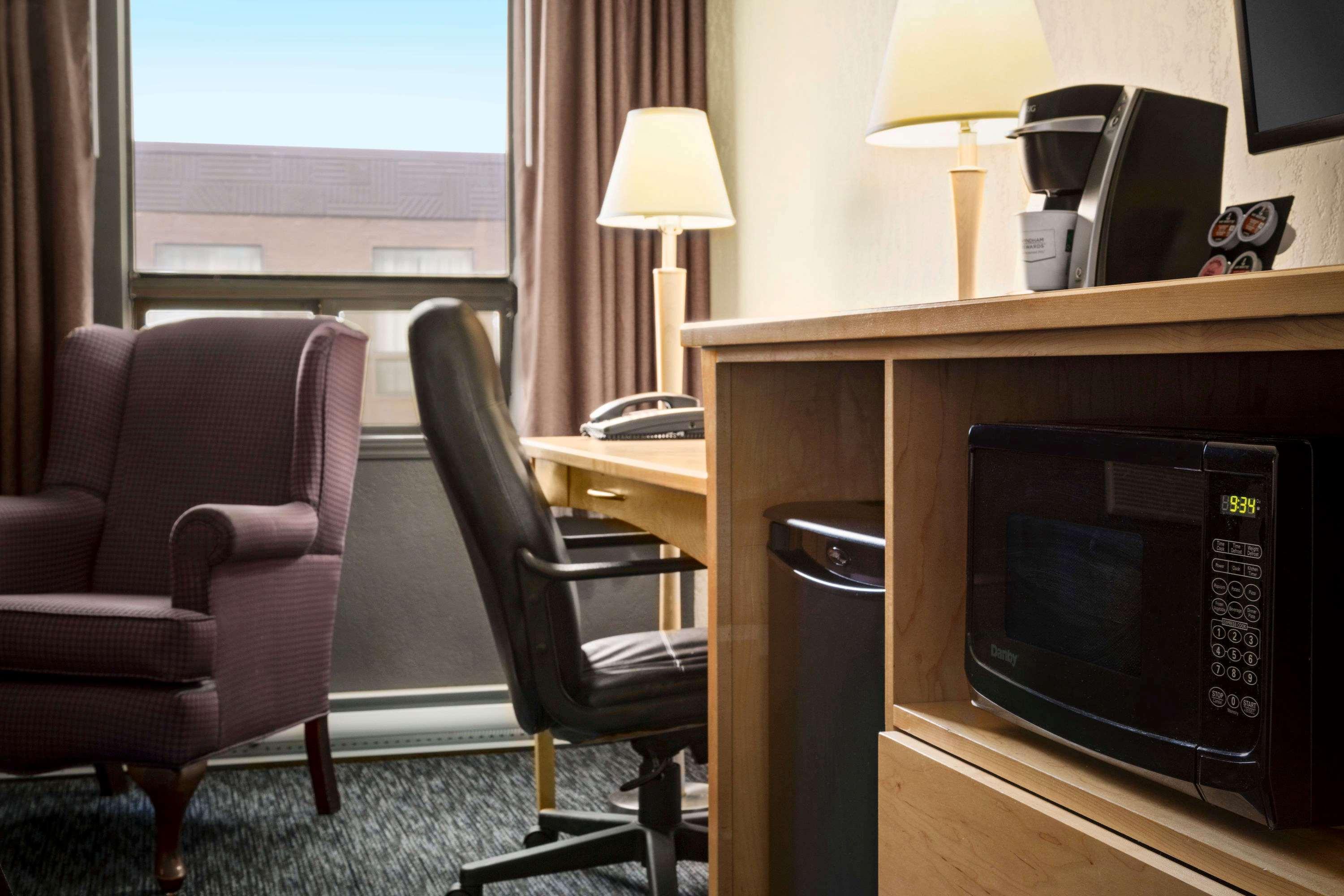 Travelodge By Wyndham Edmonton West Esterno foto