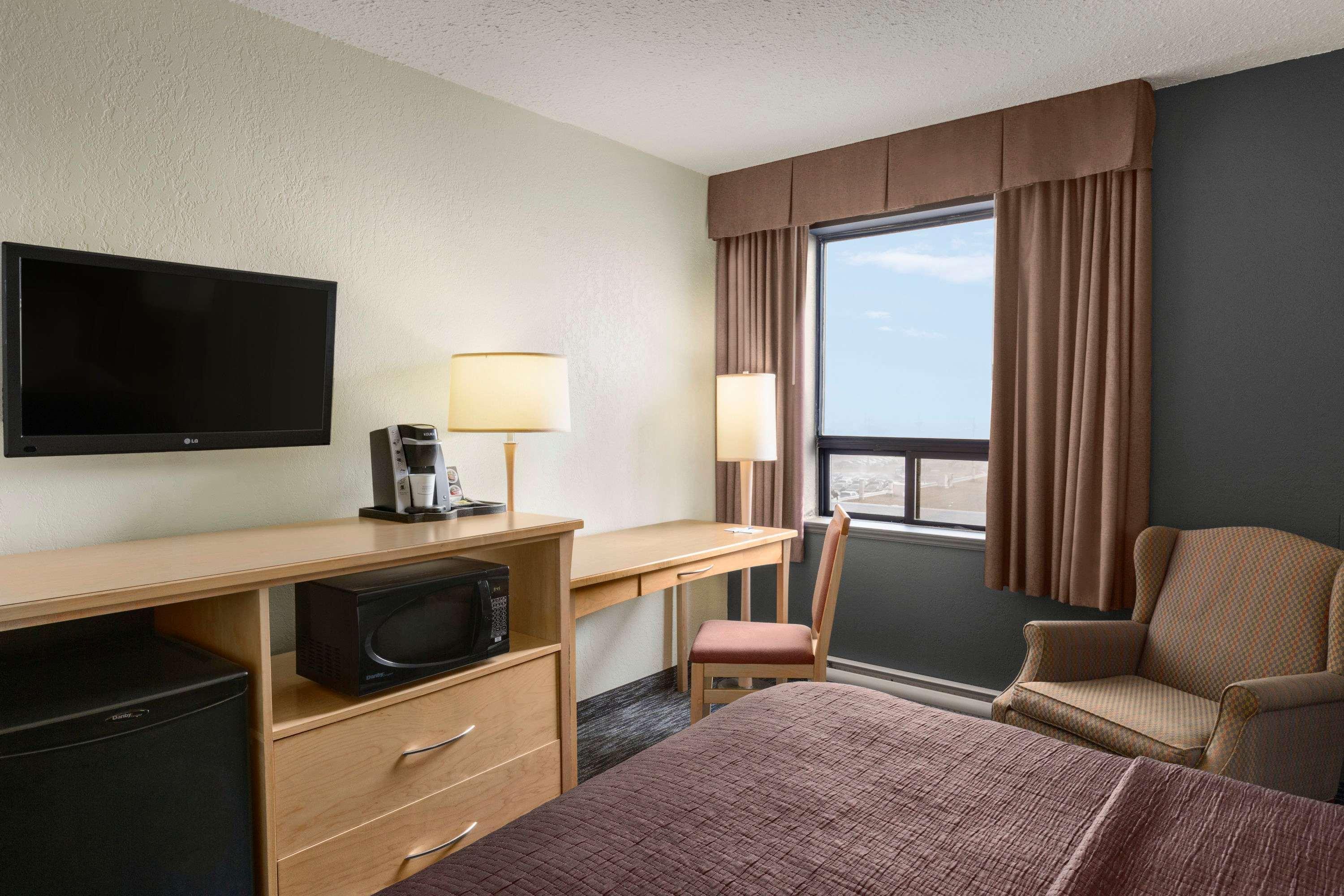 Travelodge By Wyndham Edmonton West Esterno foto