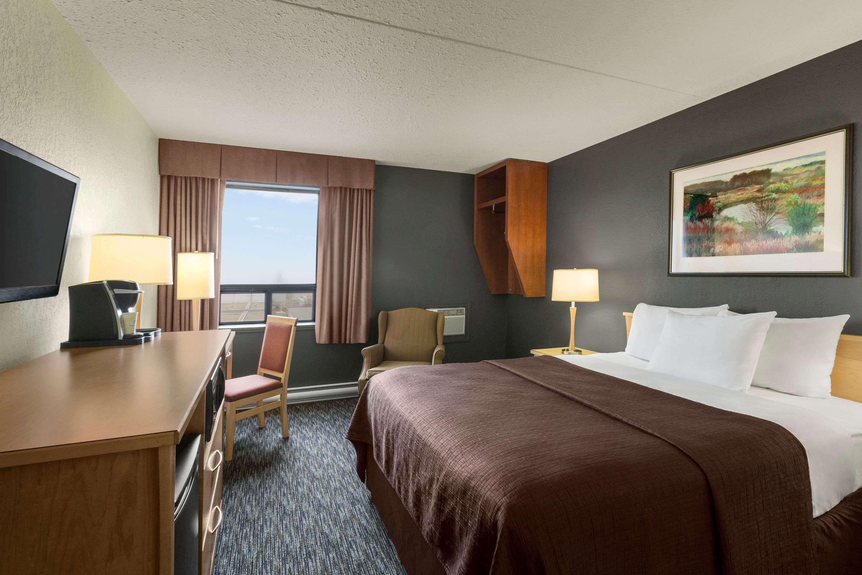 Travelodge By Wyndham Edmonton West Esterno foto