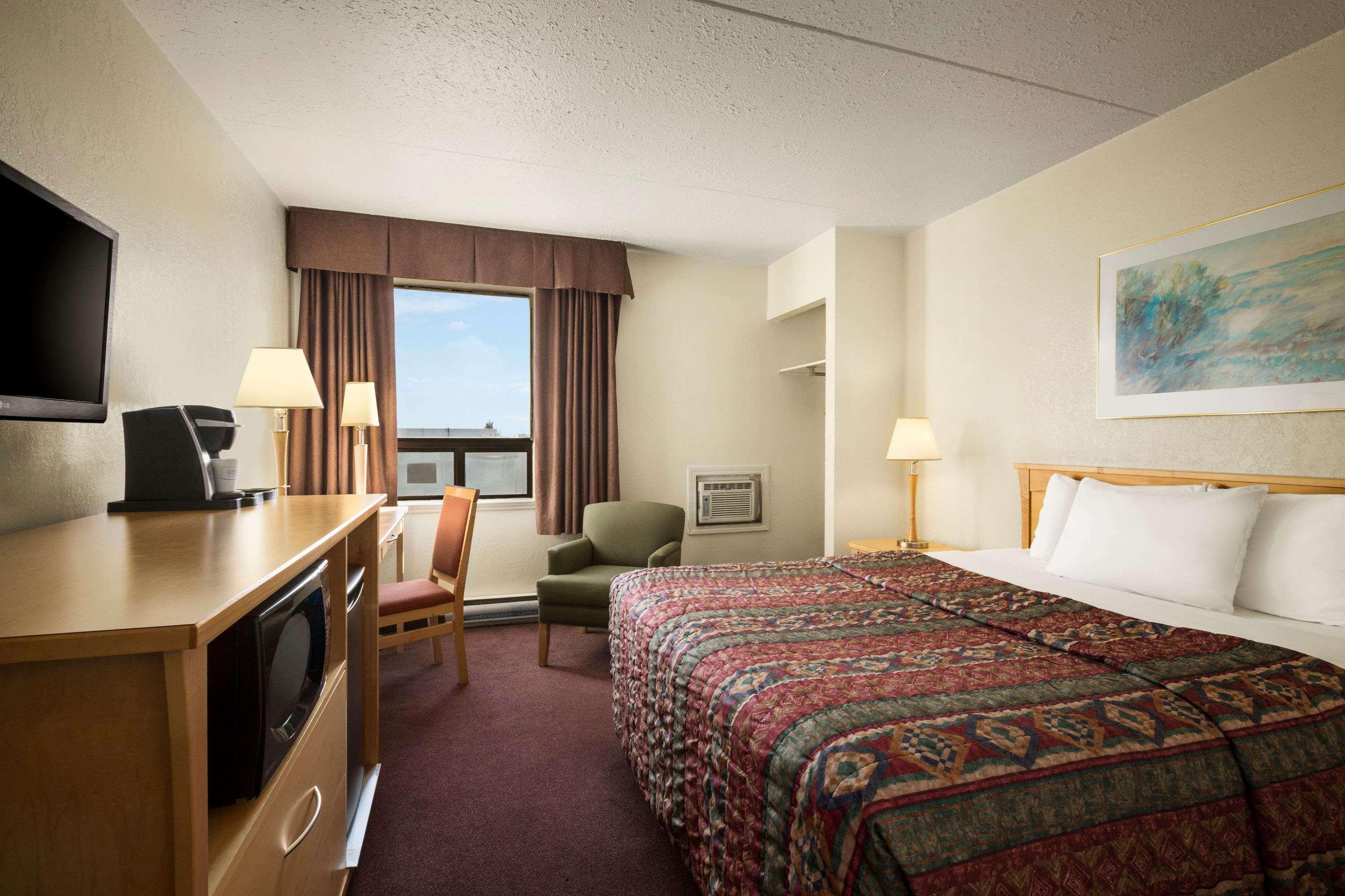 Travelodge By Wyndham Edmonton West Esterno foto
