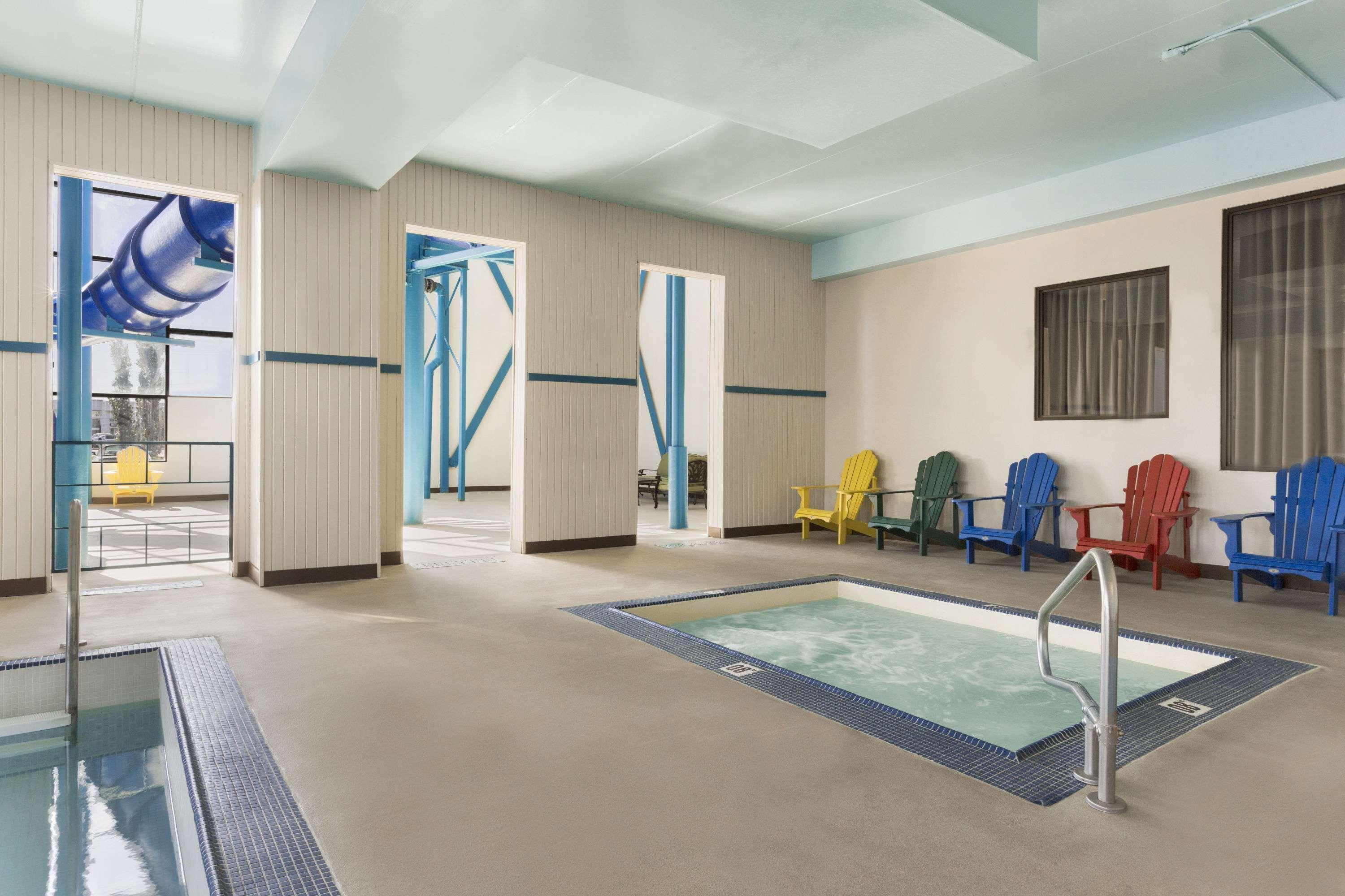 Travelodge By Wyndham Edmonton West Esterno foto
