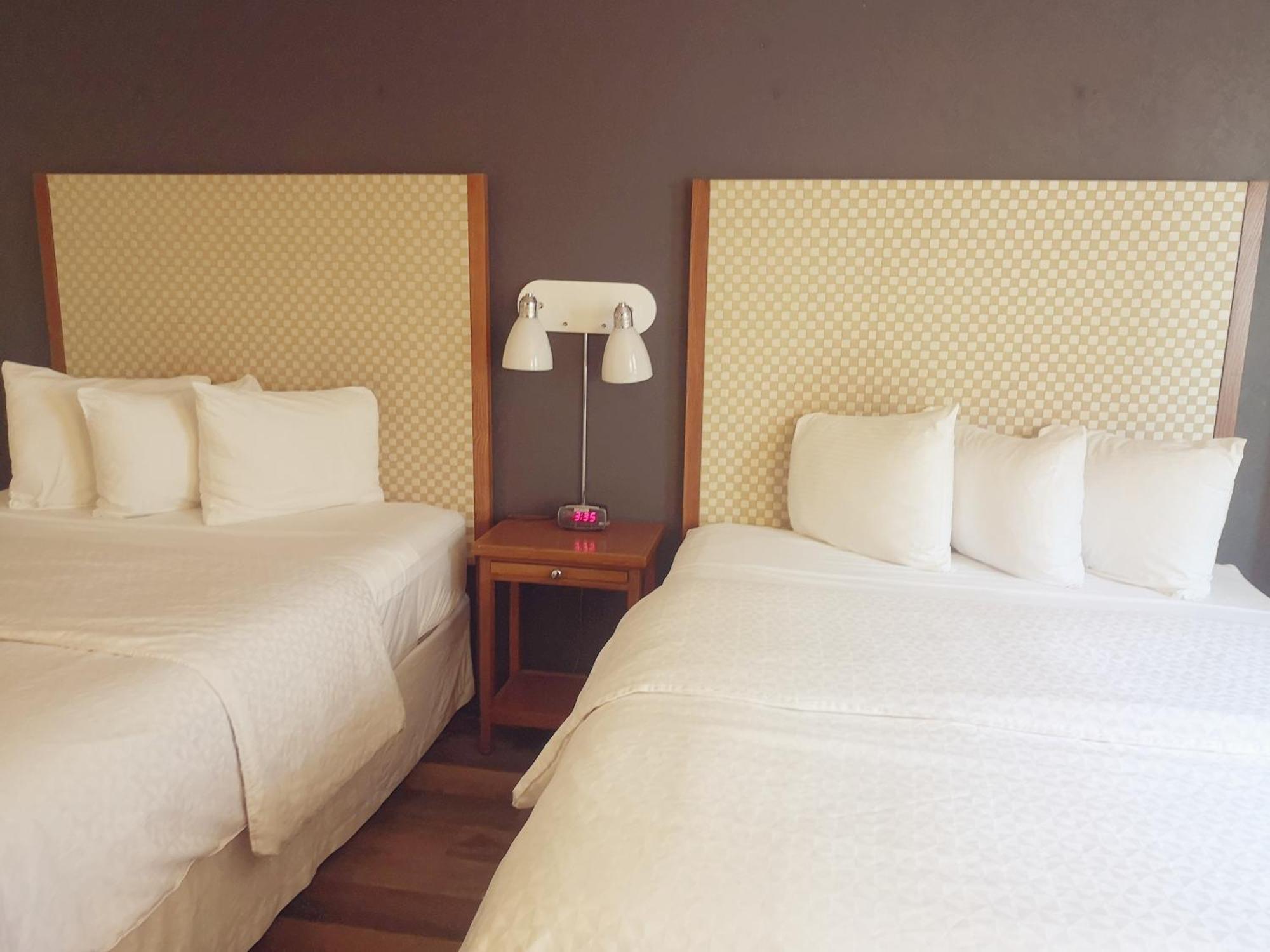 Travelodge By Wyndham Edmonton West Esterno foto