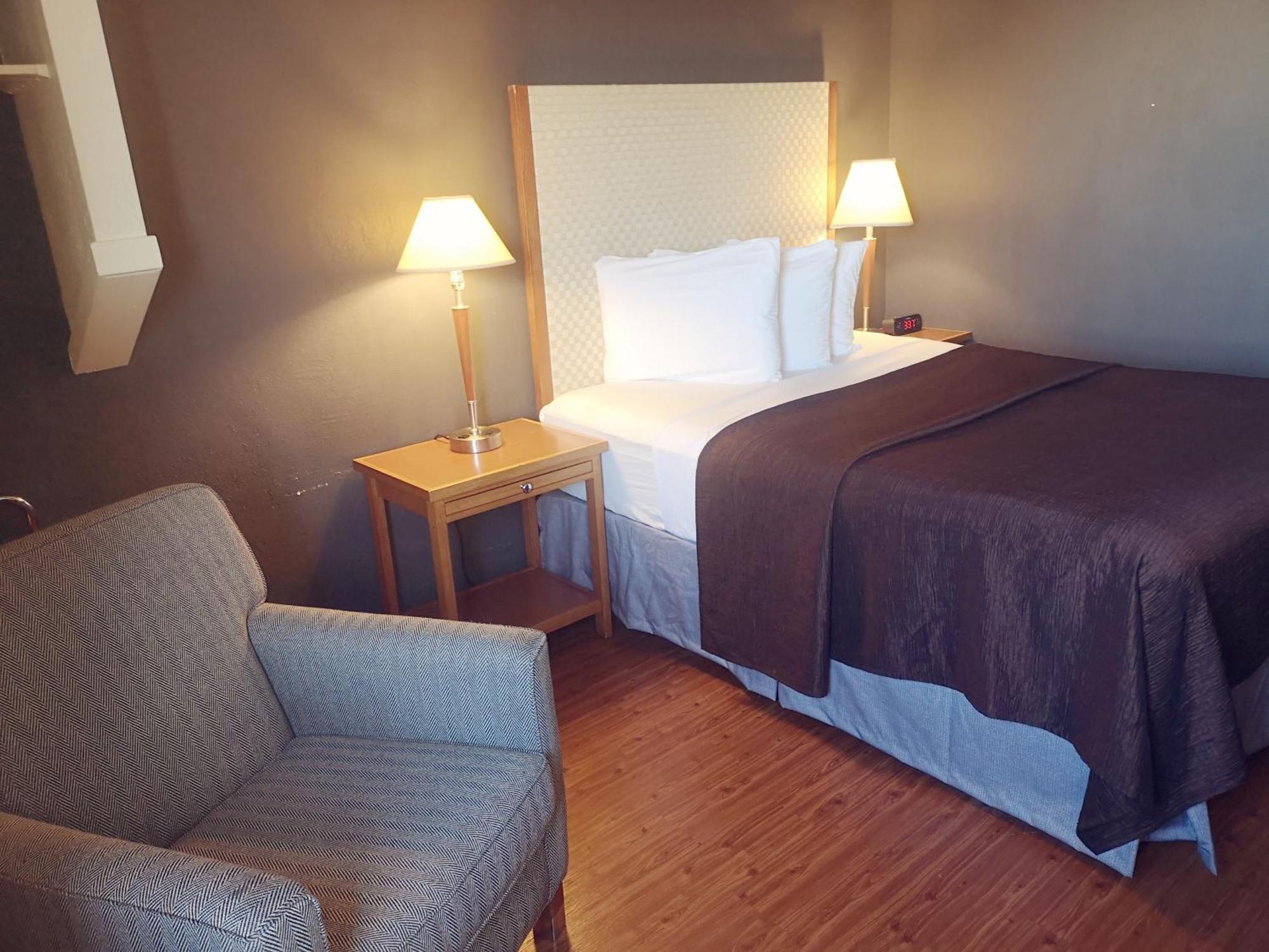 Travelodge By Wyndham Edmonton West Esterno foto