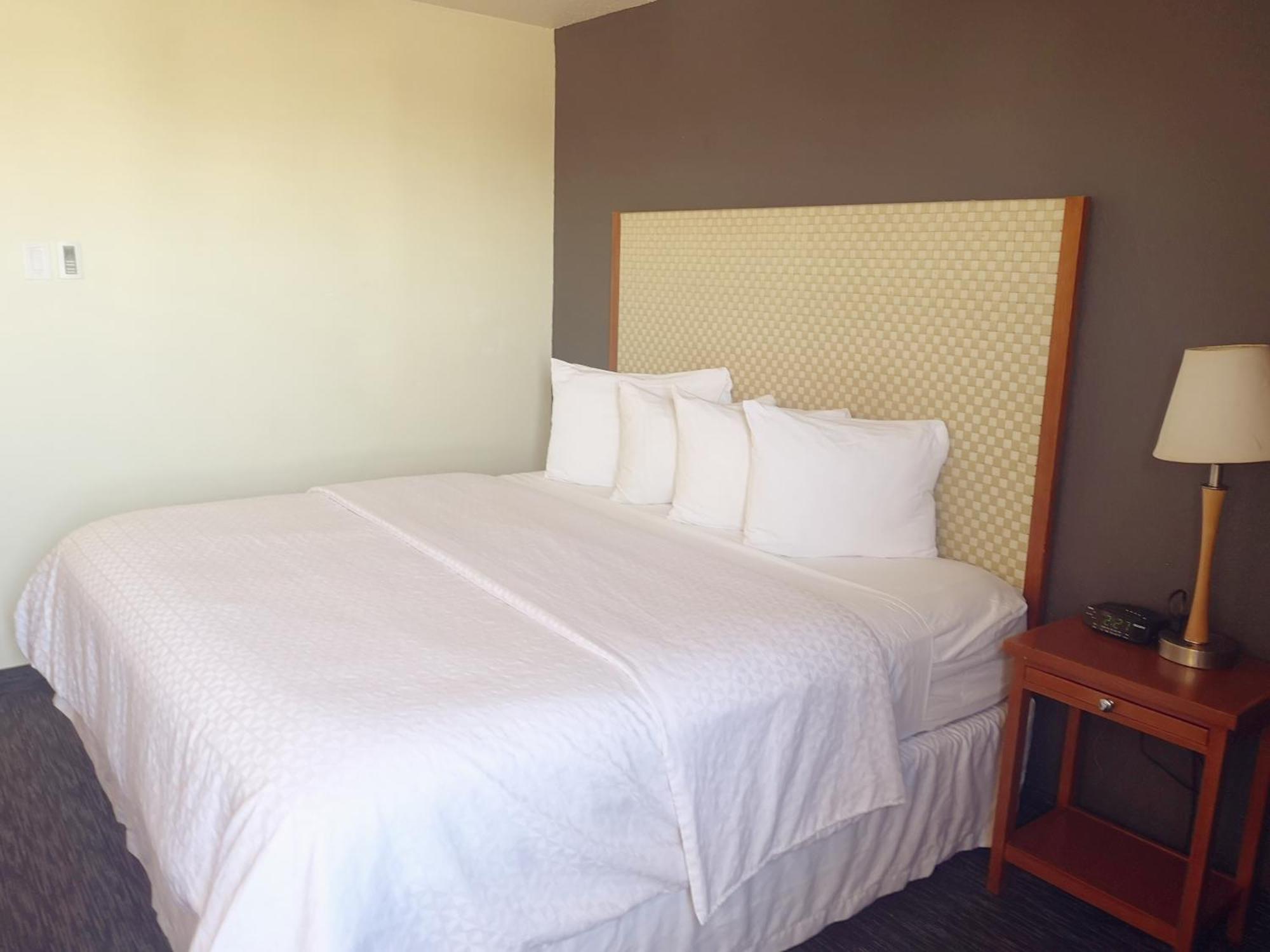 Travelodge By Wyndham Edmonton West Esterno foto
