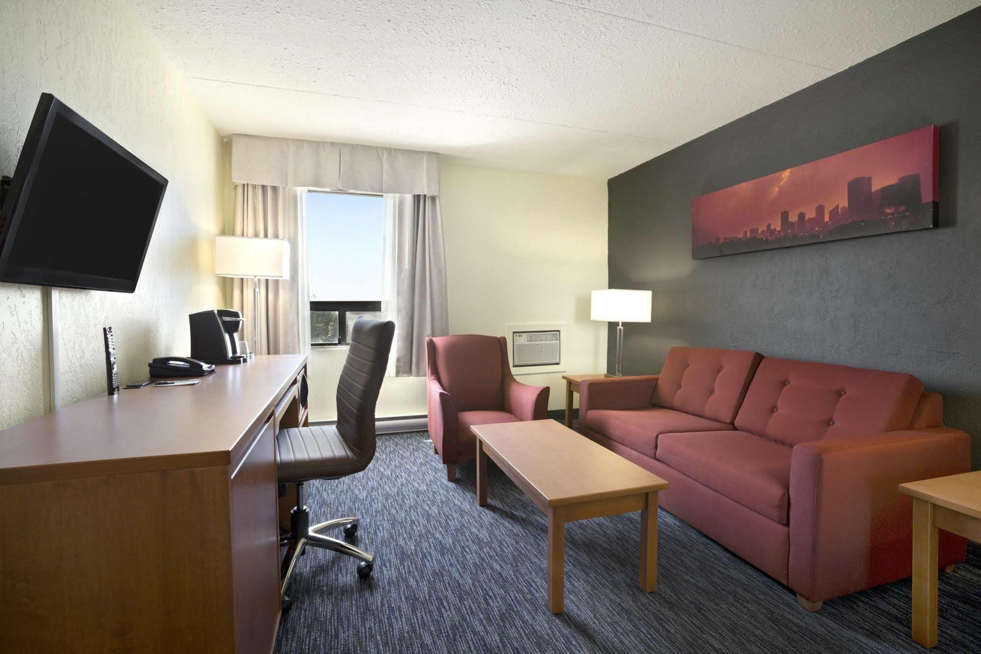Travelodge By Wyndham Edmonton West Esterno foto
